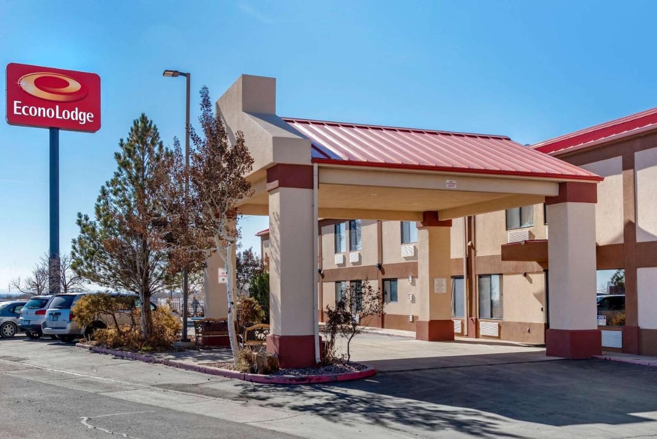 Econo Lodge Pueblo Buitenkant foto