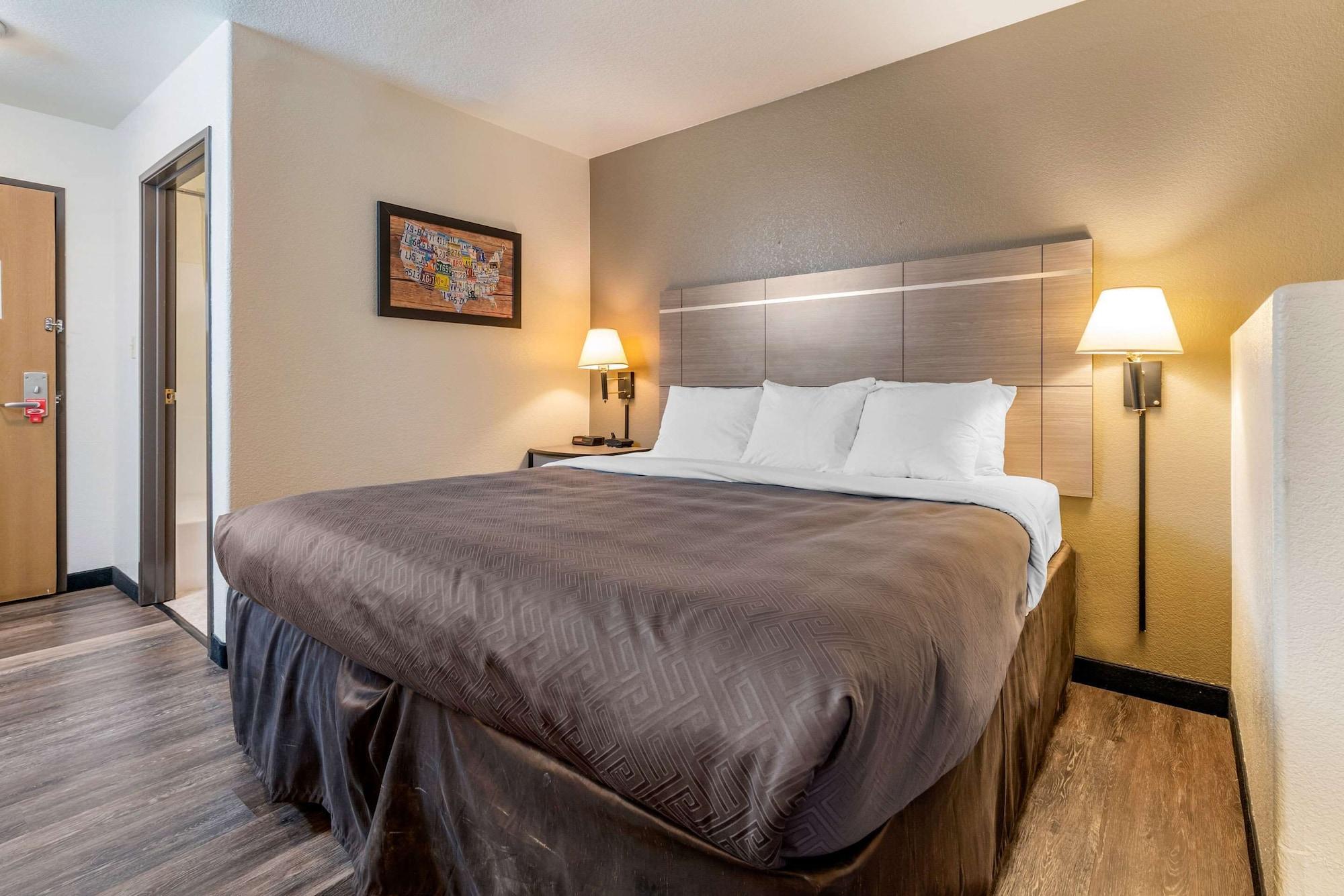 Econo Lodge Pueblo Buitenkant foto