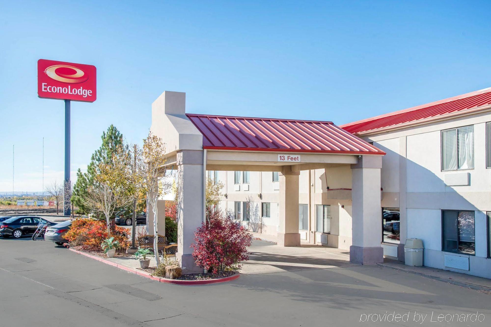 Econo Lodge Pueblo Buitenkant foto